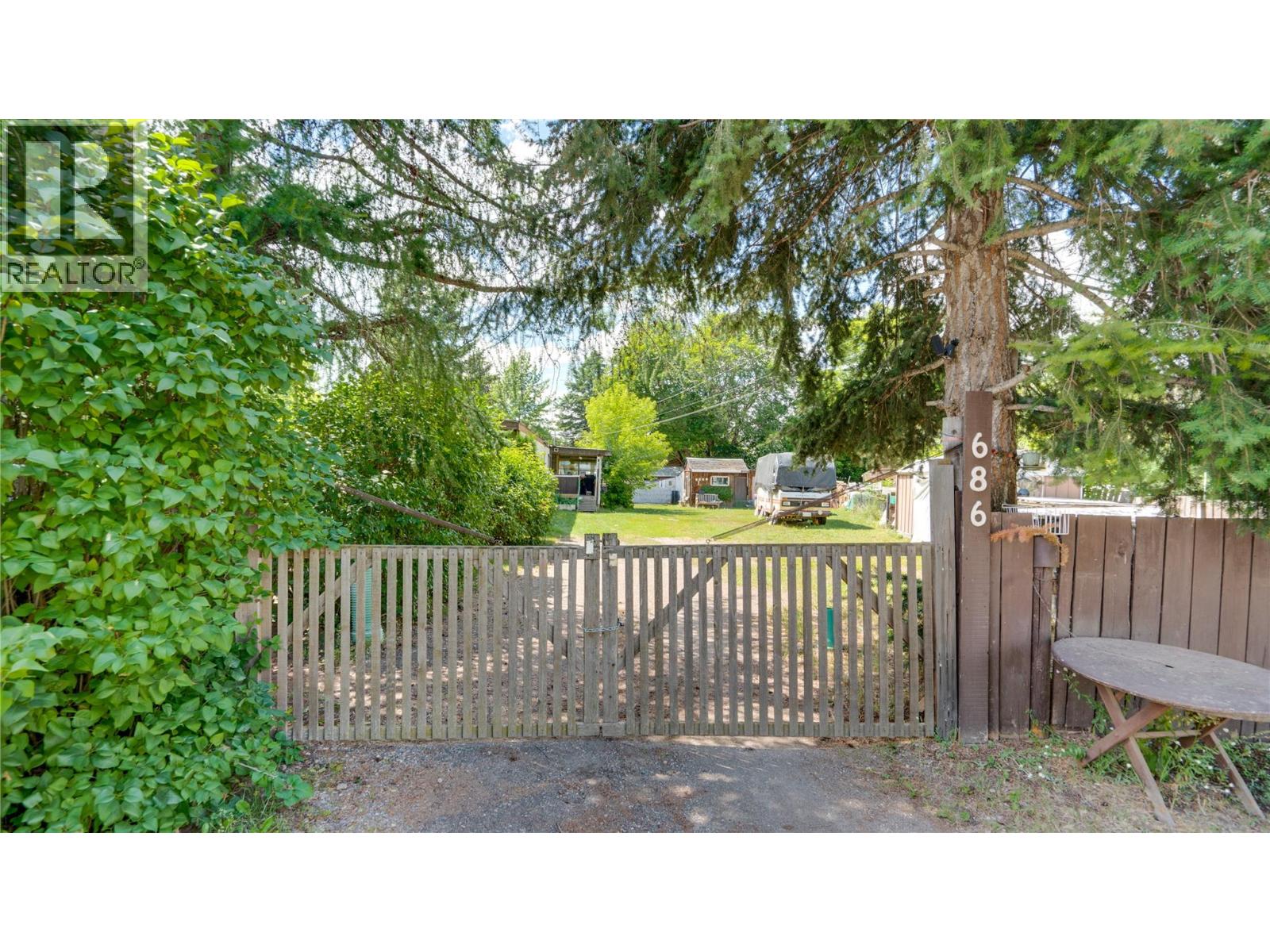 686 Powell Road - Image 39