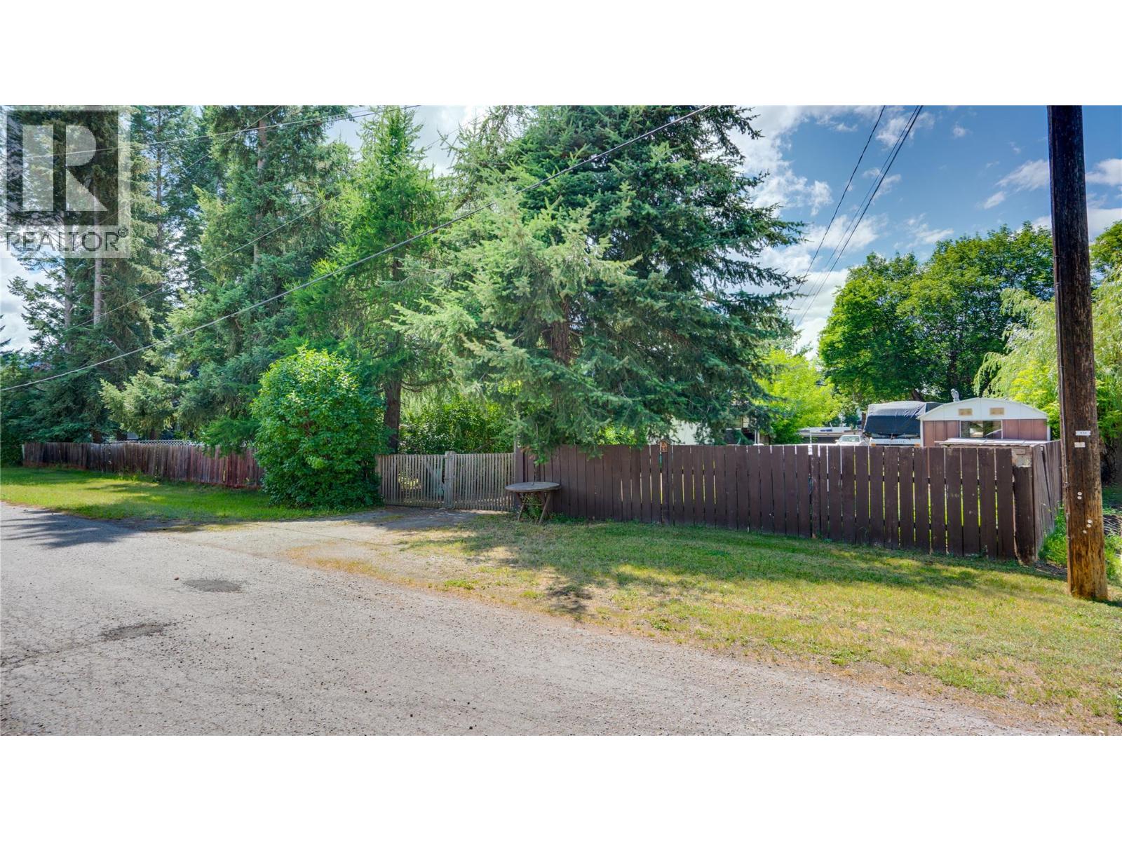 686 Powell Road - 41