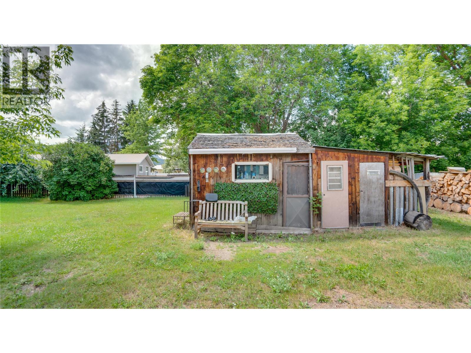 686 Powell Road - Image 27