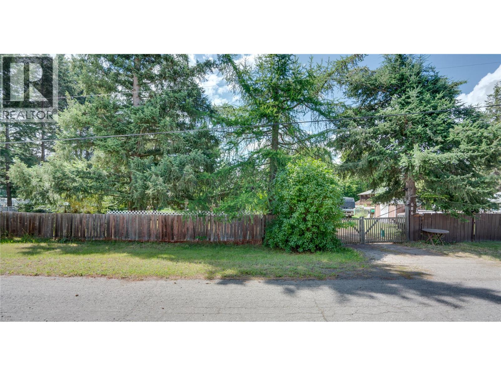 686 Powell Road - 40