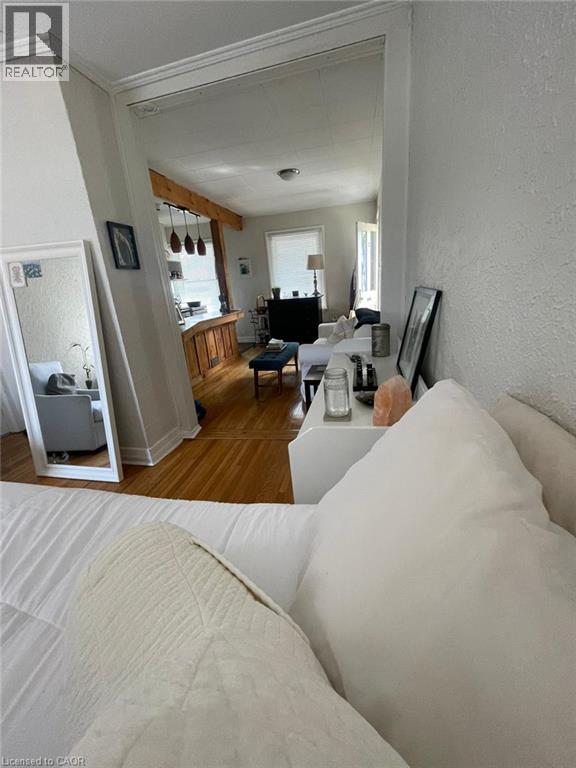1 bedroom Single Family interior view, 2- 80 BYRON Avenue, London, Ontario