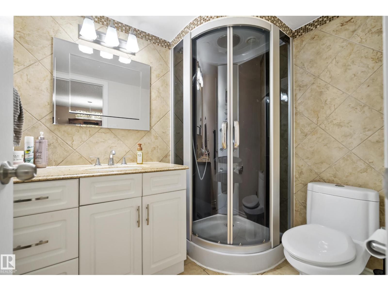 #25 3811 85 ST NW - 19
