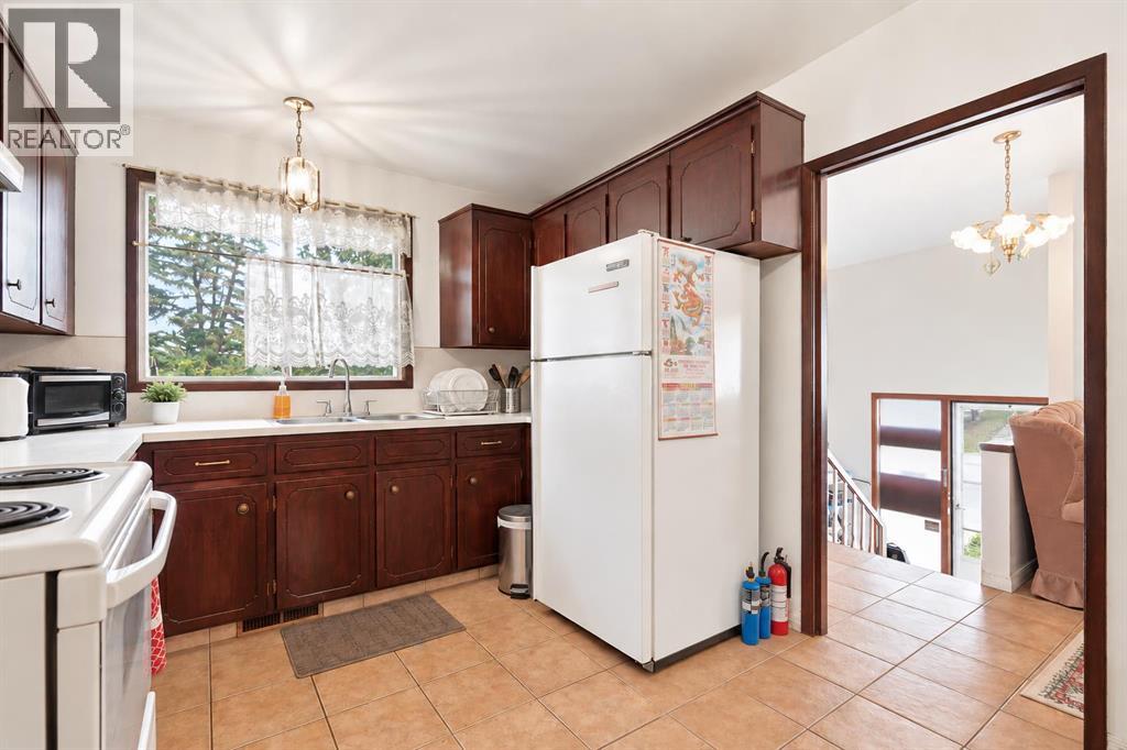 1612 24 Avenue NW - Image 16