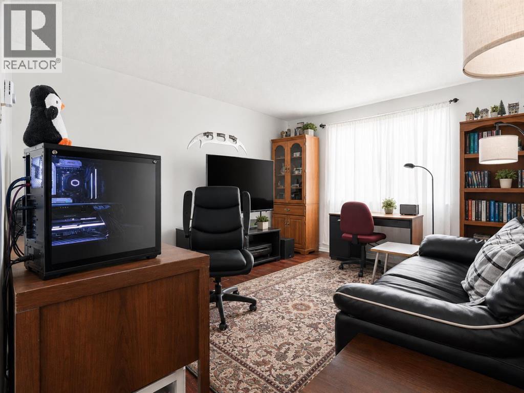 1612 24 Avenue NW - 26