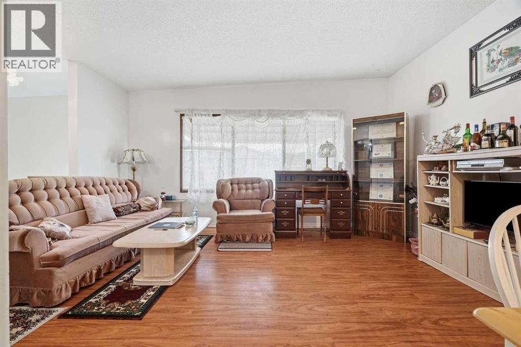 1612 24 Avenue NW - 12