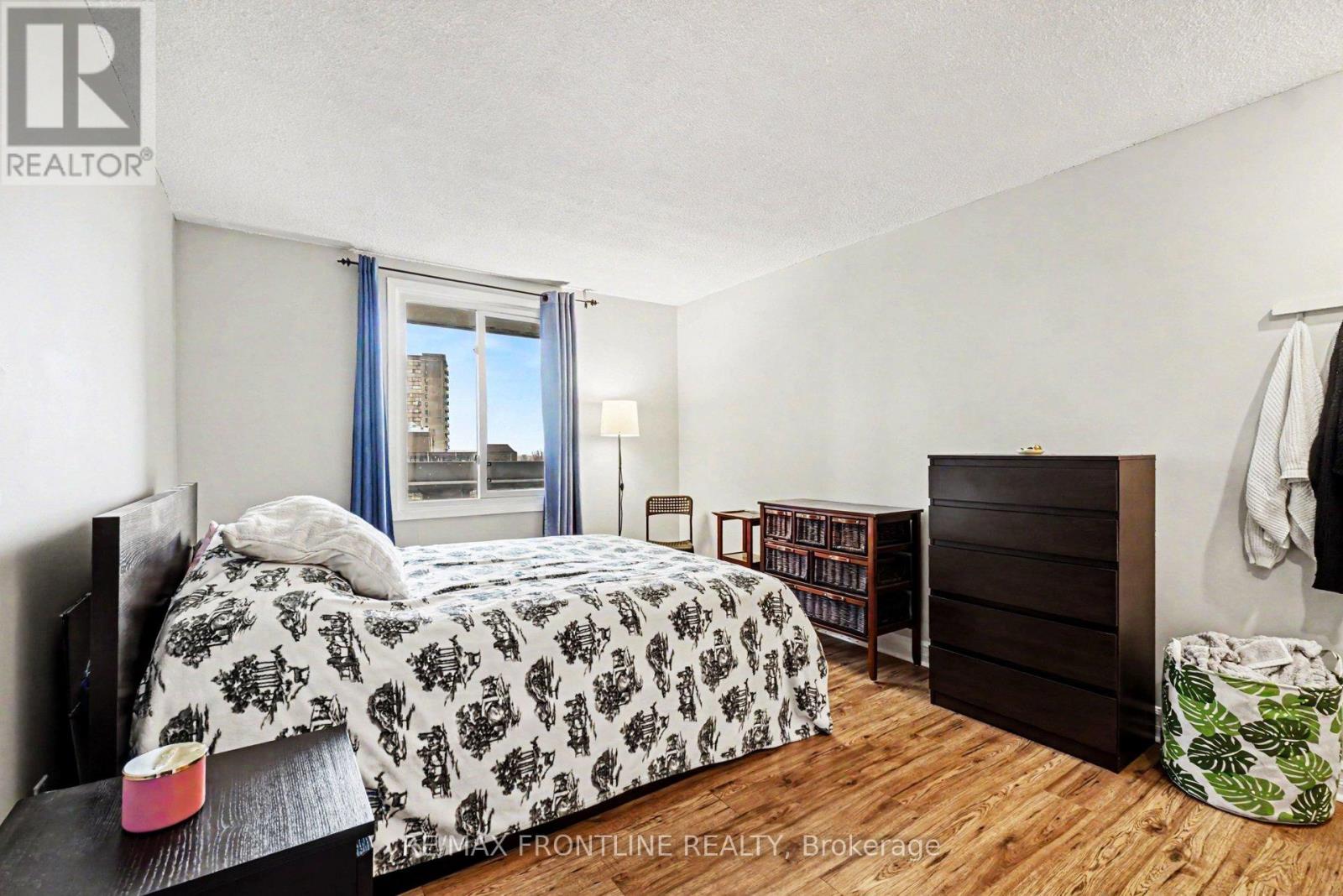 #1009 1081 AMBLESIDE DRIVE - 13