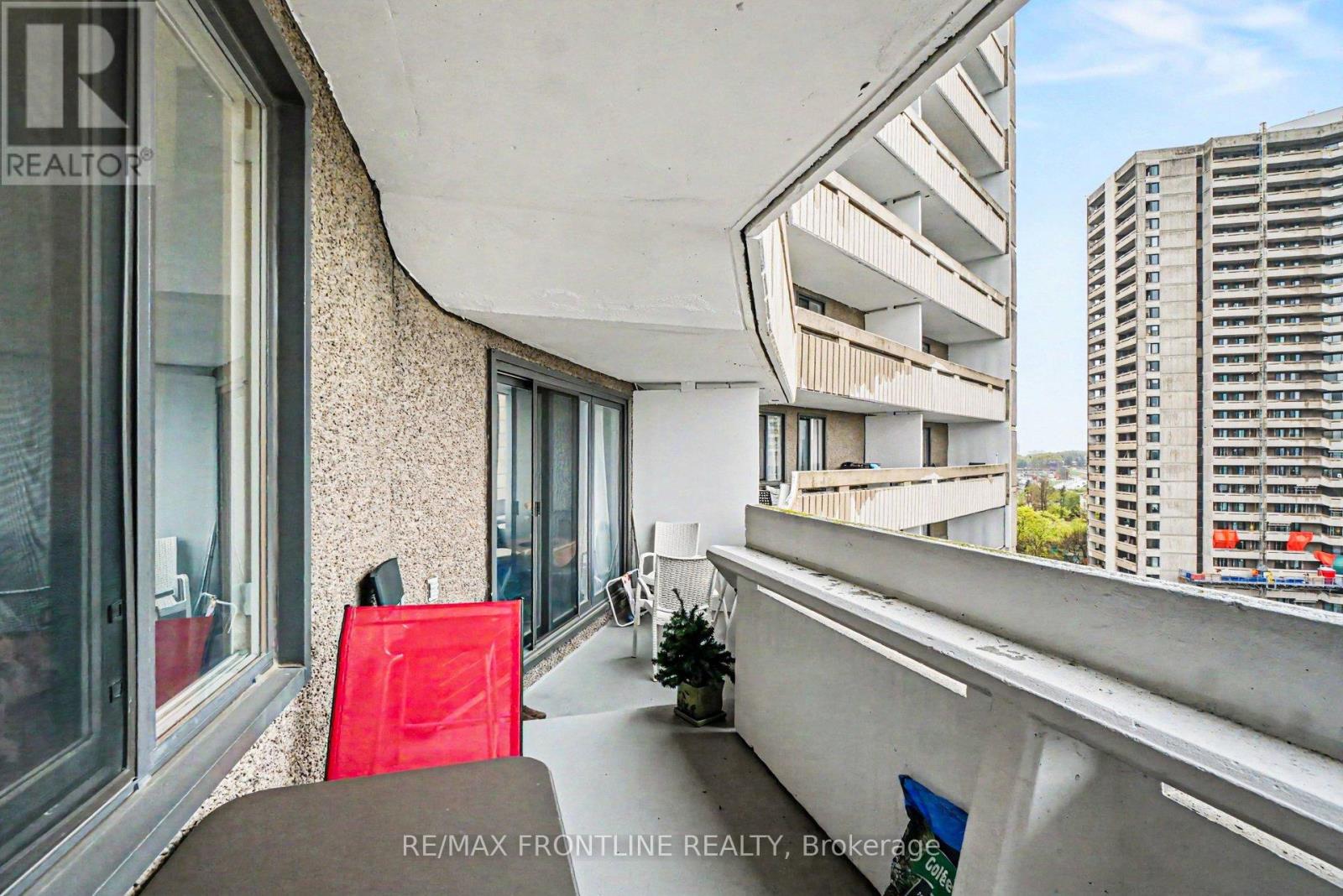 #1009 1081 AMBLESIDE DRIVE - 17