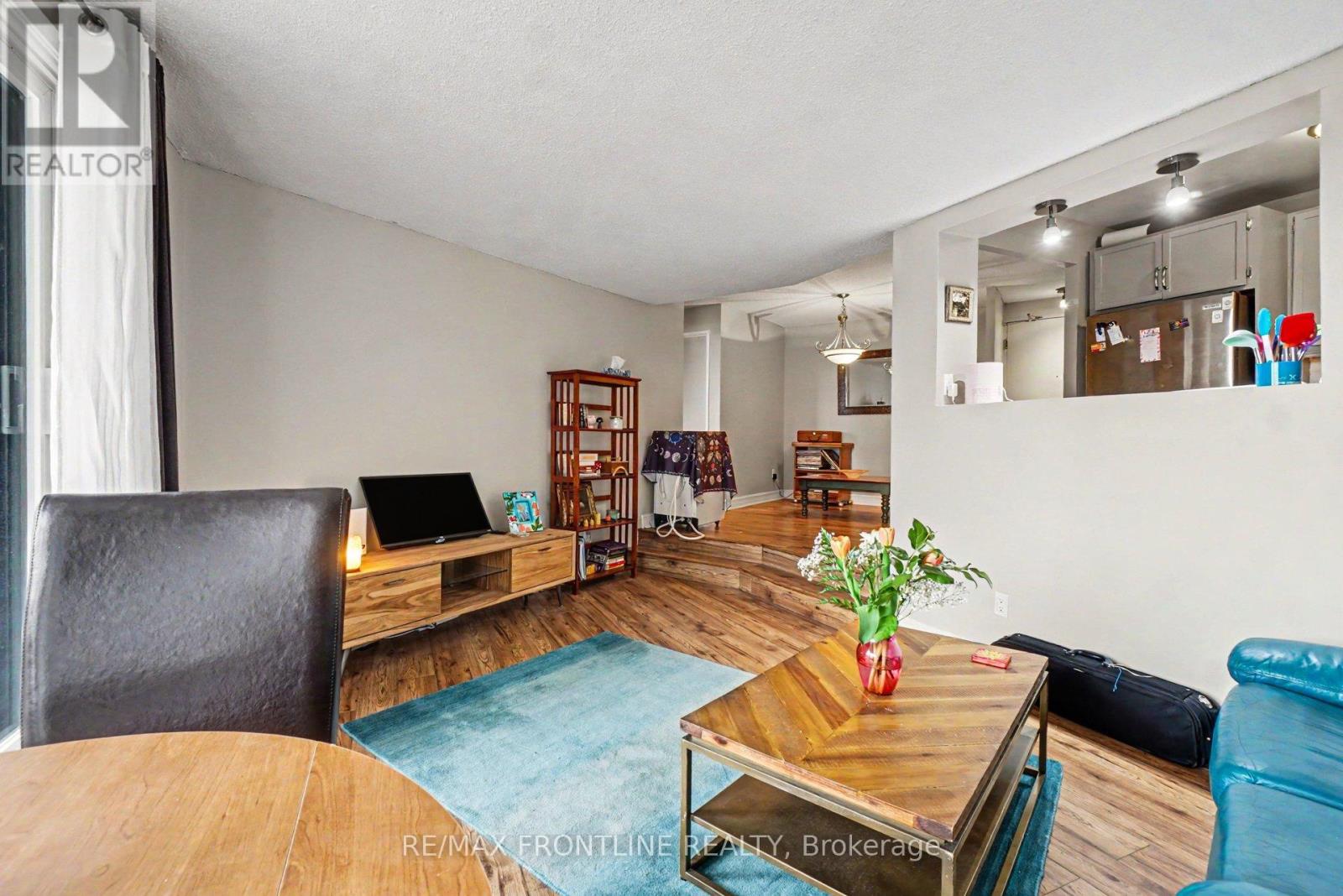 #1009 1081 AMBLESIDE DRIVE - 5