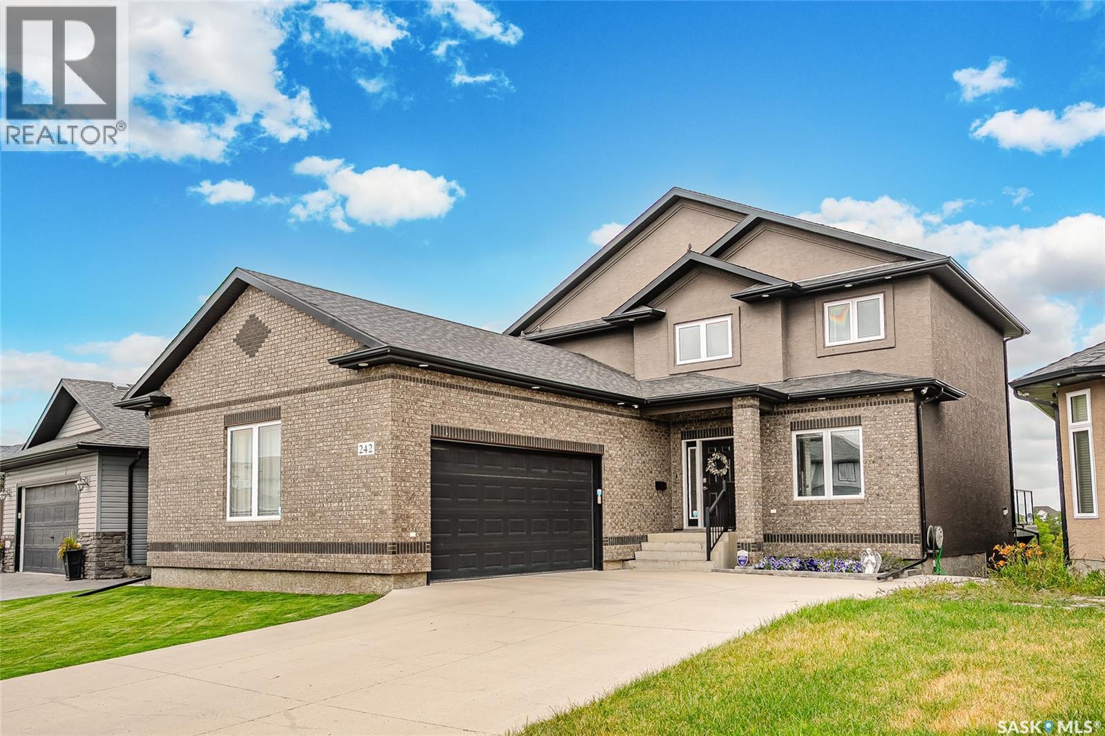 242 Denham CRESCENT - 2