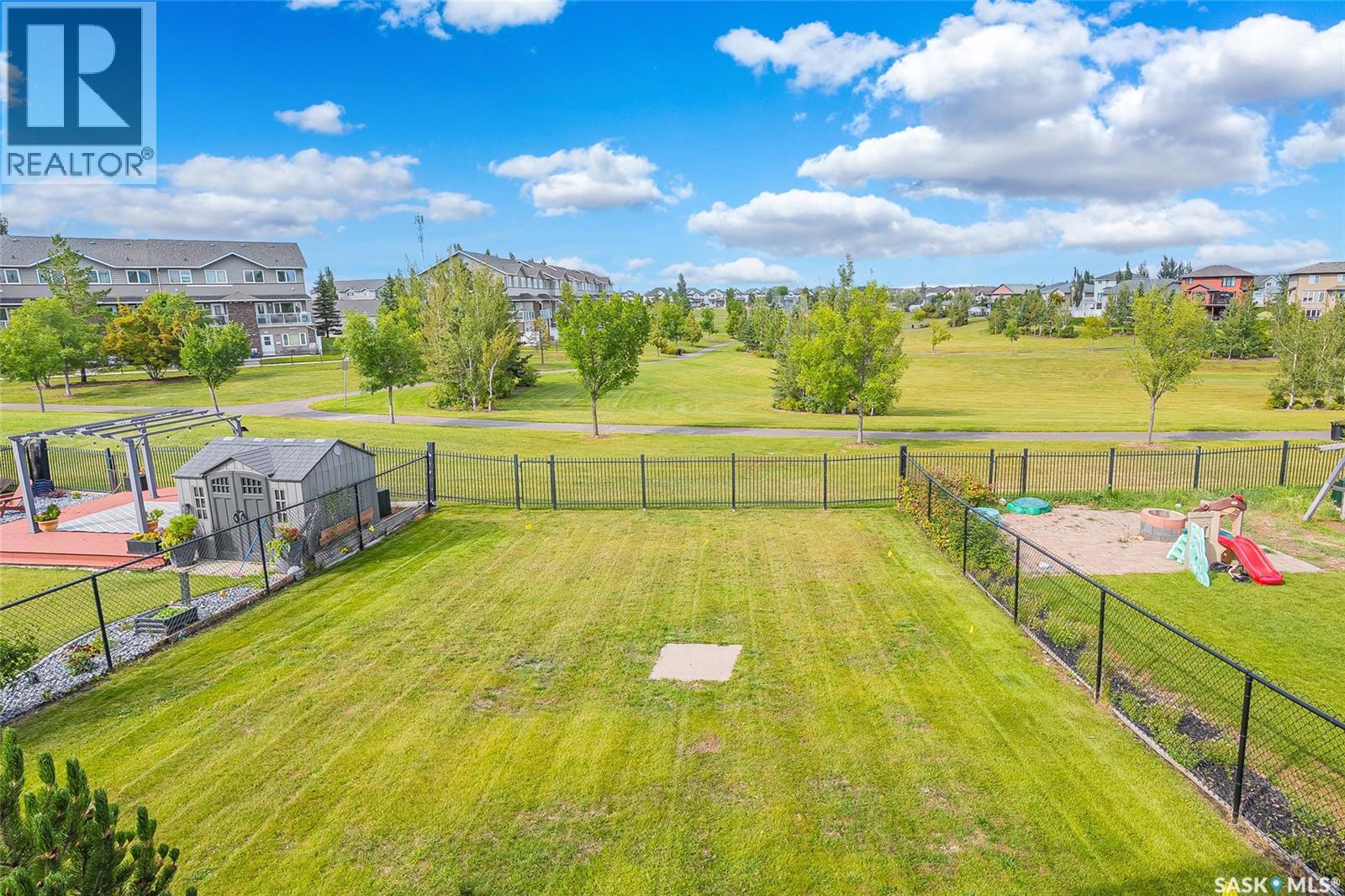 242 Denham CRESCENT - 52