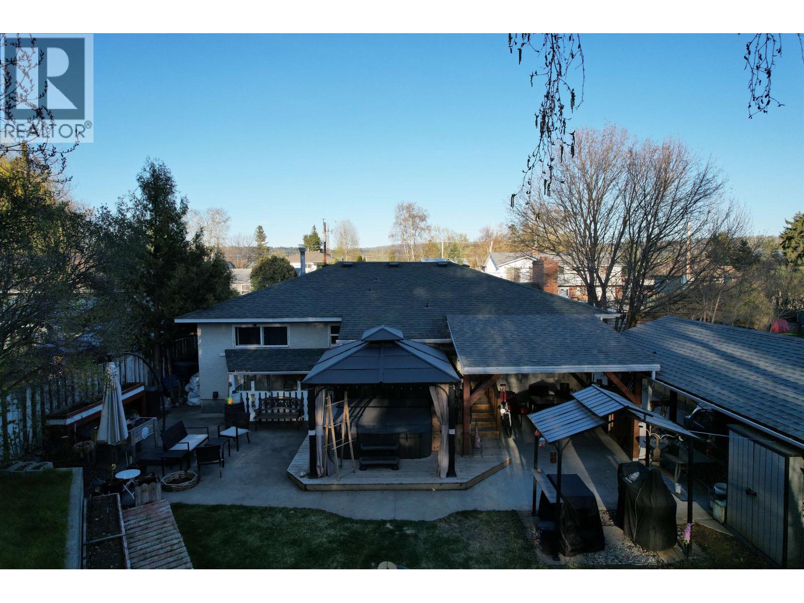 453 HUTCHCROFT STREET - 6