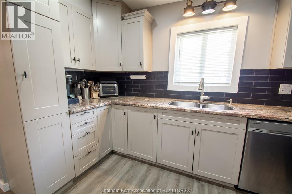 42 Wellington STREET - Image 17