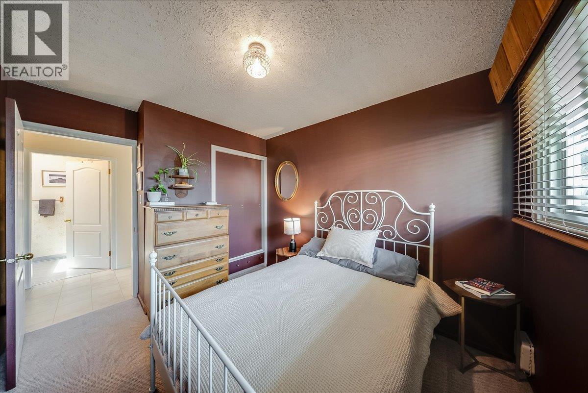 469 FORREST Drive, Trail