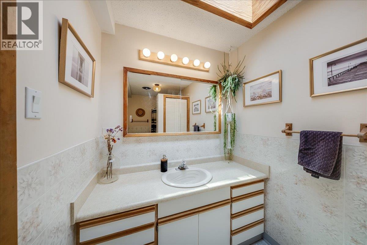 469 FORREST Drive, Trail