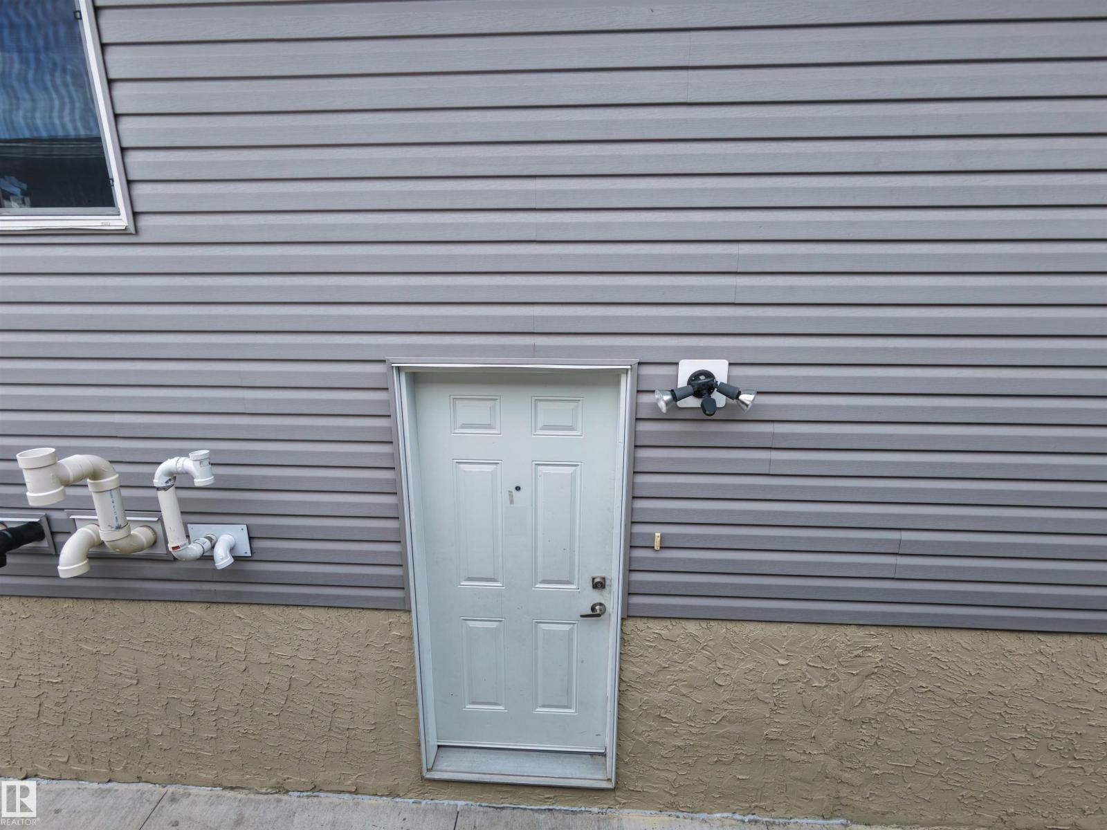 11625 88 ST NW - 37