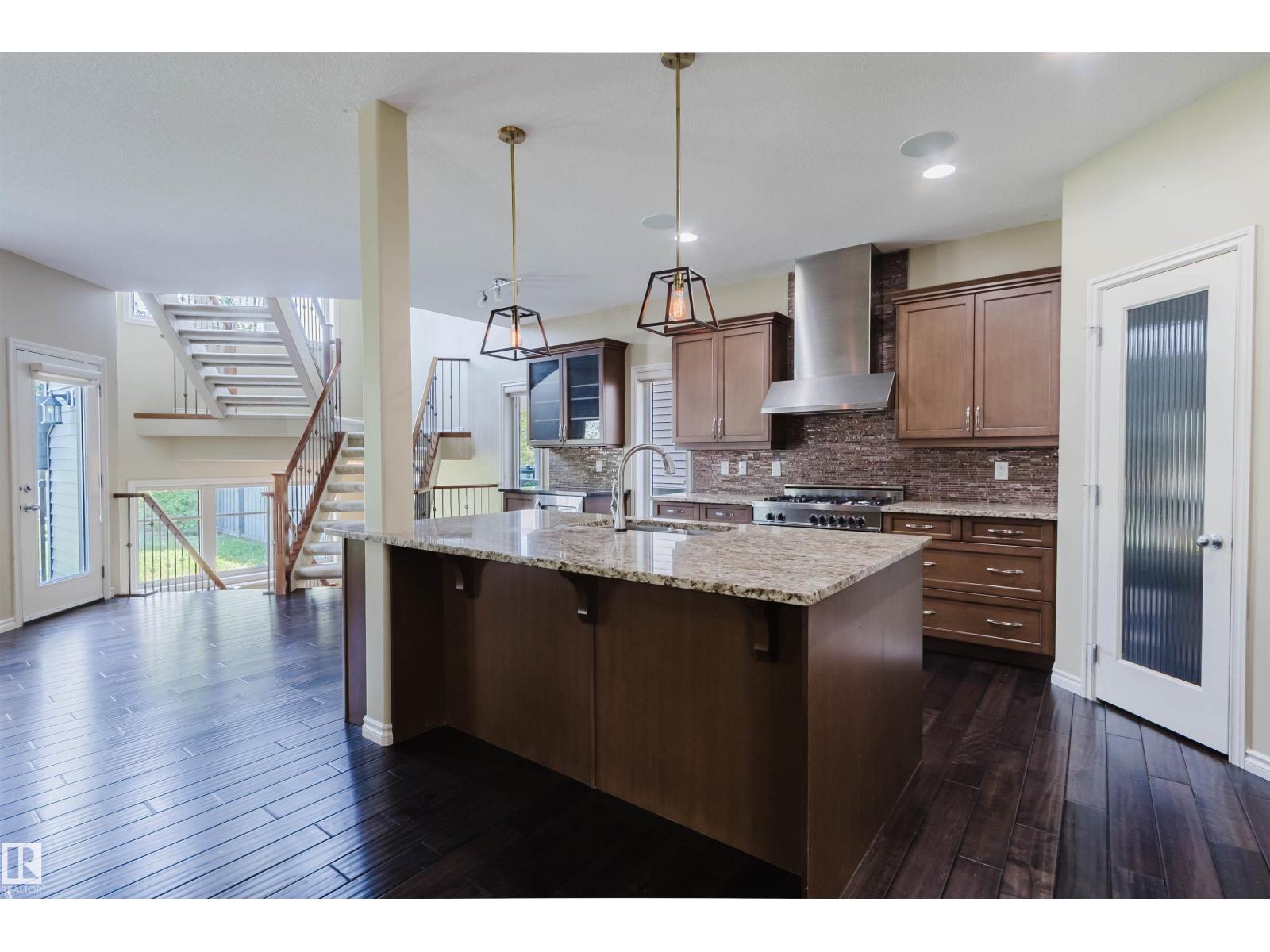 864 Armitage Wd SW photo 5 — MLS® E4505232