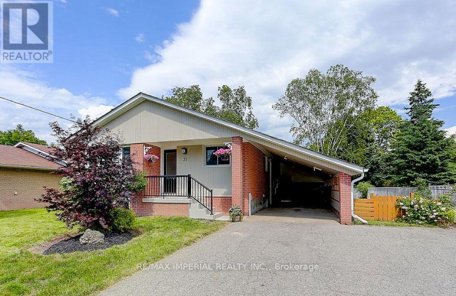 Photo of MAIN FLOOR - 31 KNOWLES CRESCENT