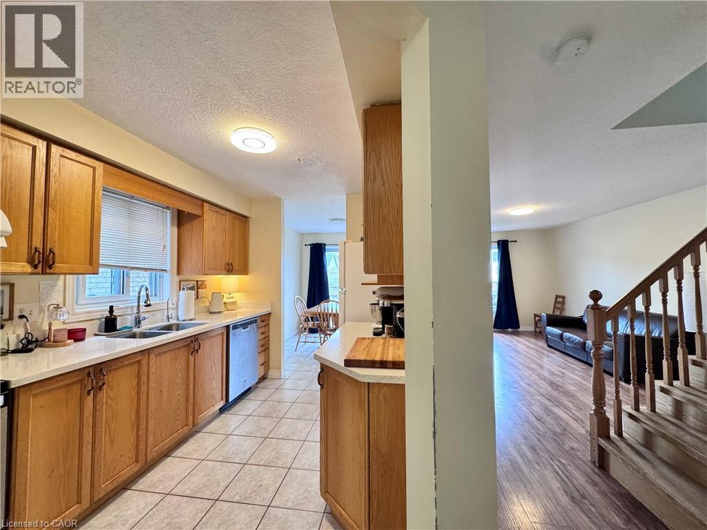 679 KARLSFELD Road — photo 2