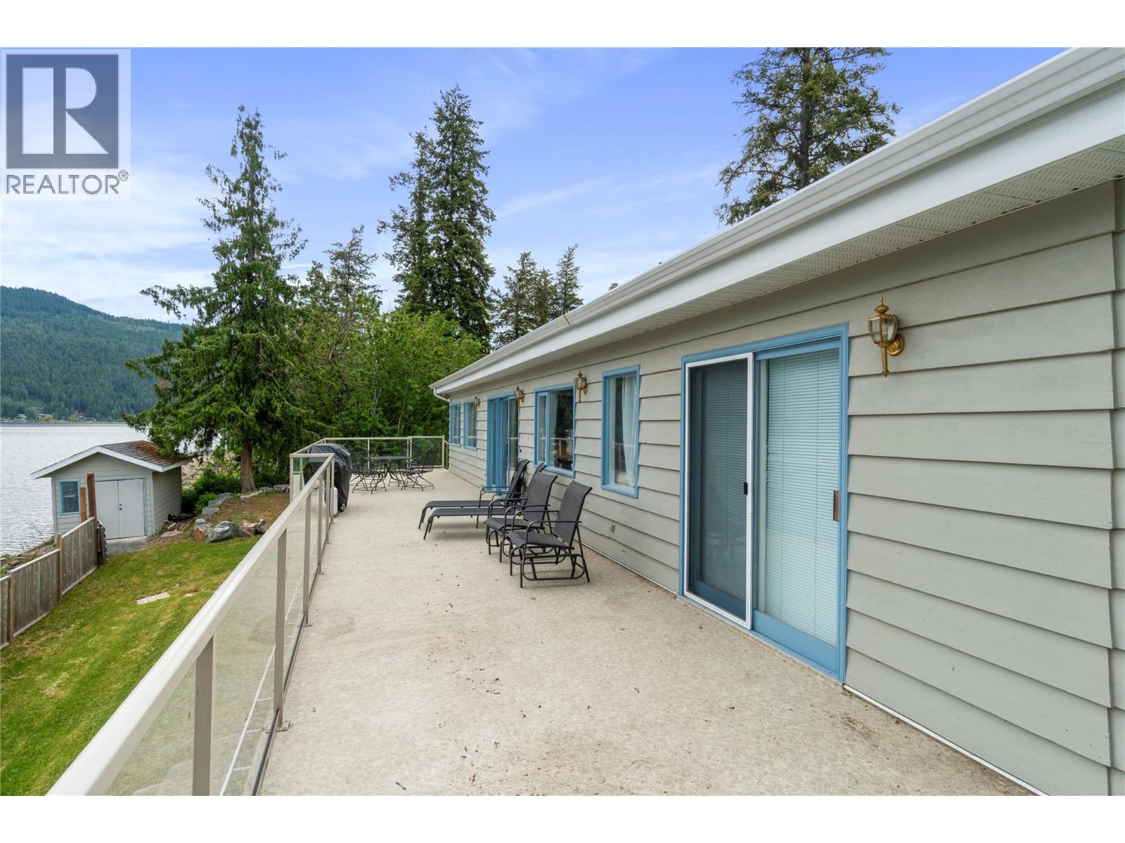 2437 Blind Bay Road, Blind Bay