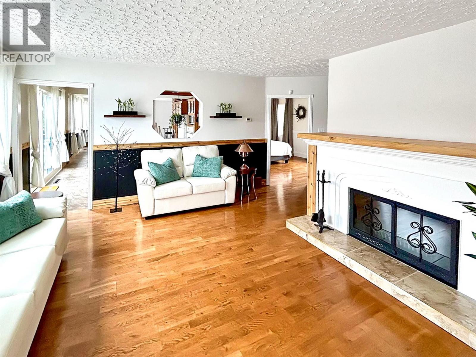 2437 Blind Bay Road, Blind Bay