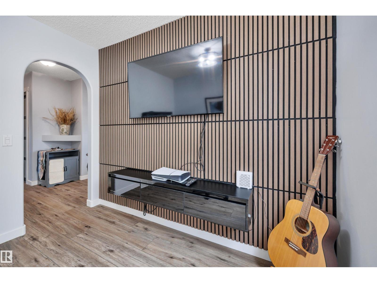 78 BIRCHMONT CR - 17