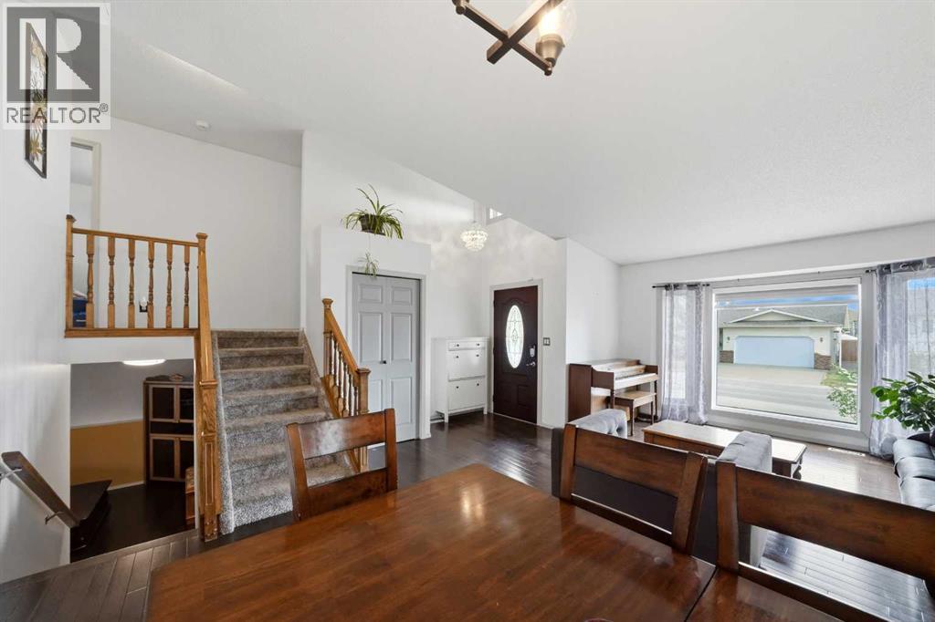 Listing photo – 76 Dixon Crescent, Red Deer