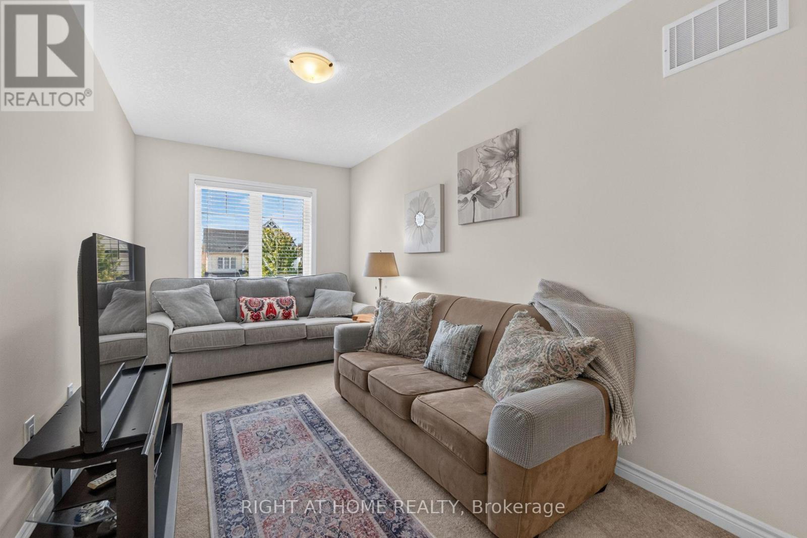 180 SPRING CREEK DRIVE - 21