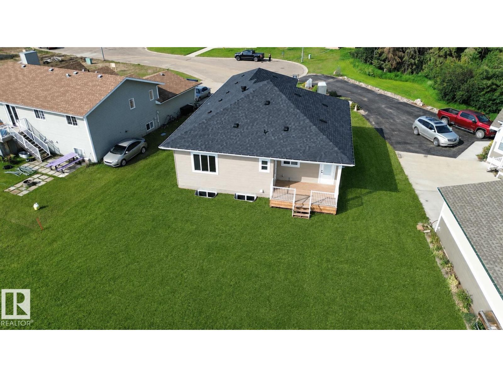 5611 45 ST - 24