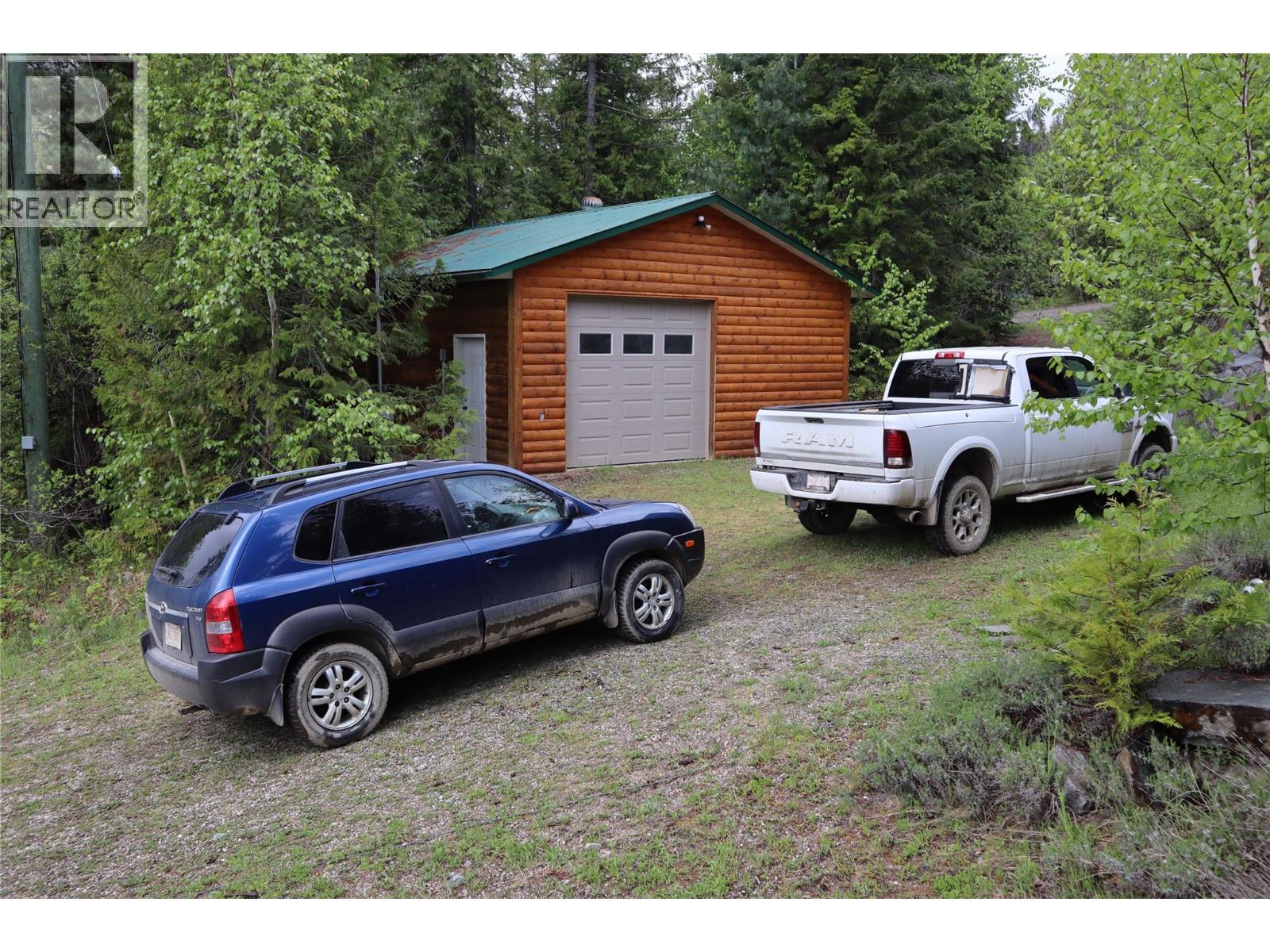 4221 Barriere Lakes Road, Barriere