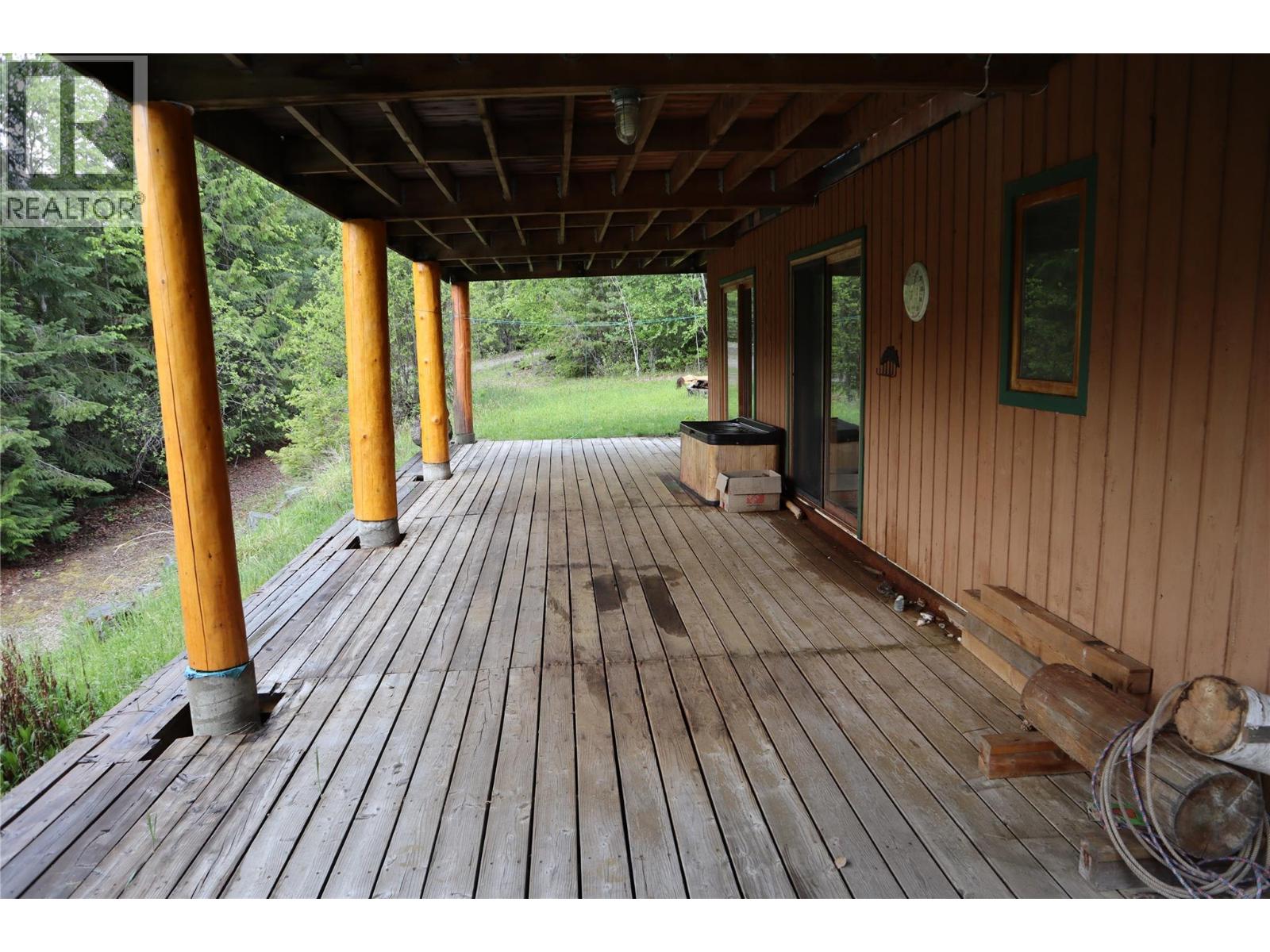 4221 Barriere Lakes Road, Barriere