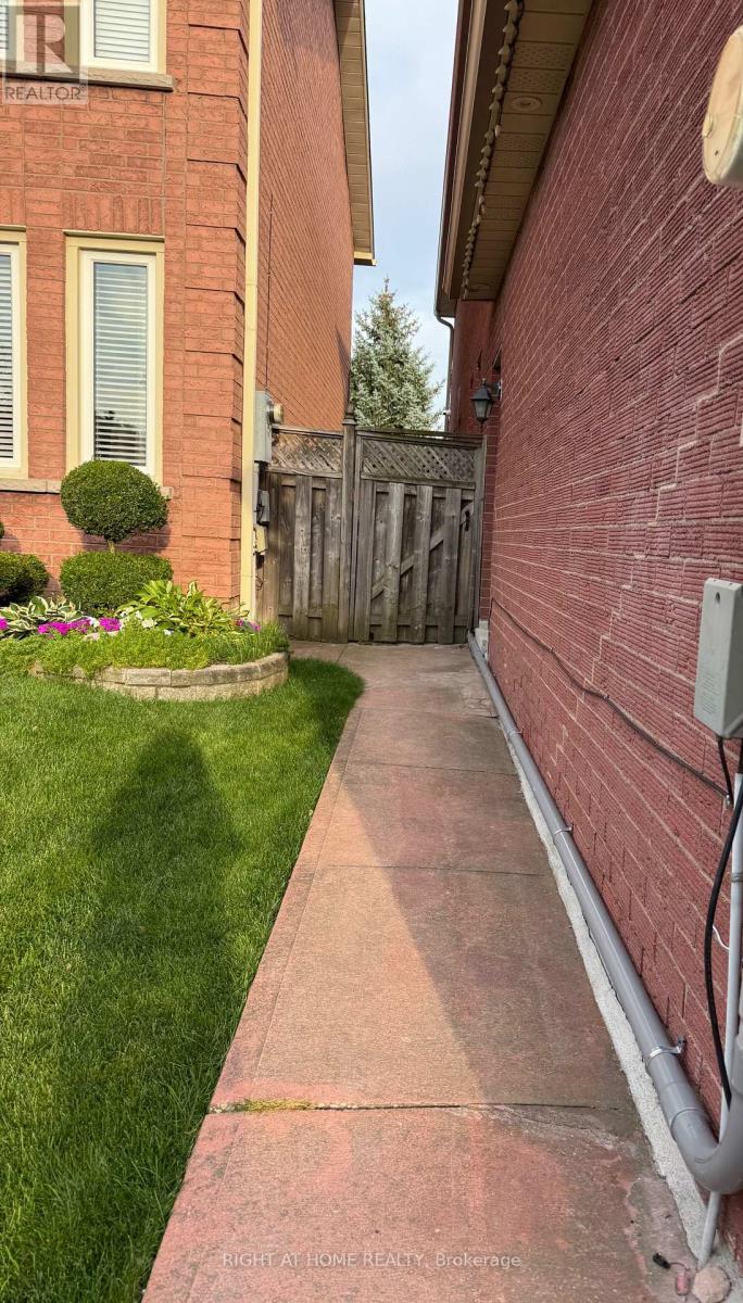 Photo of 372 Winfield Terrace