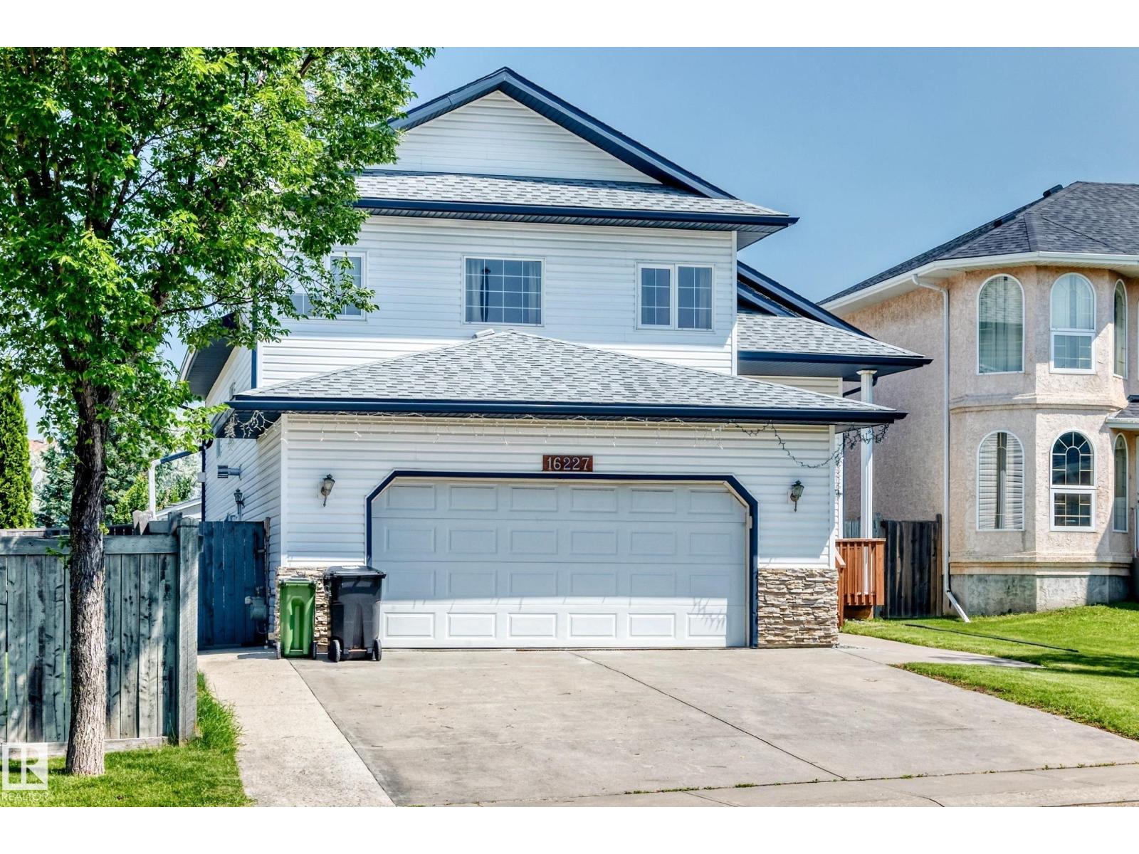 16227 64 St NW photo 2 — MLS® E4505234