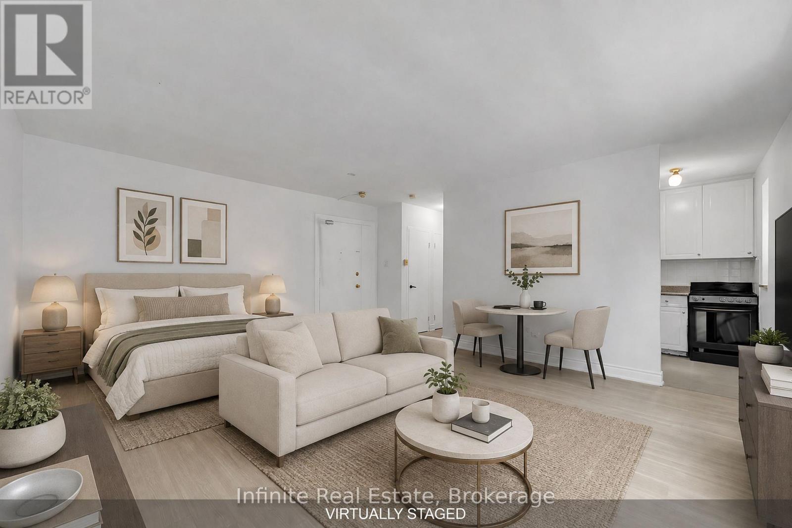 Photo of 896 Eglinton Avenue