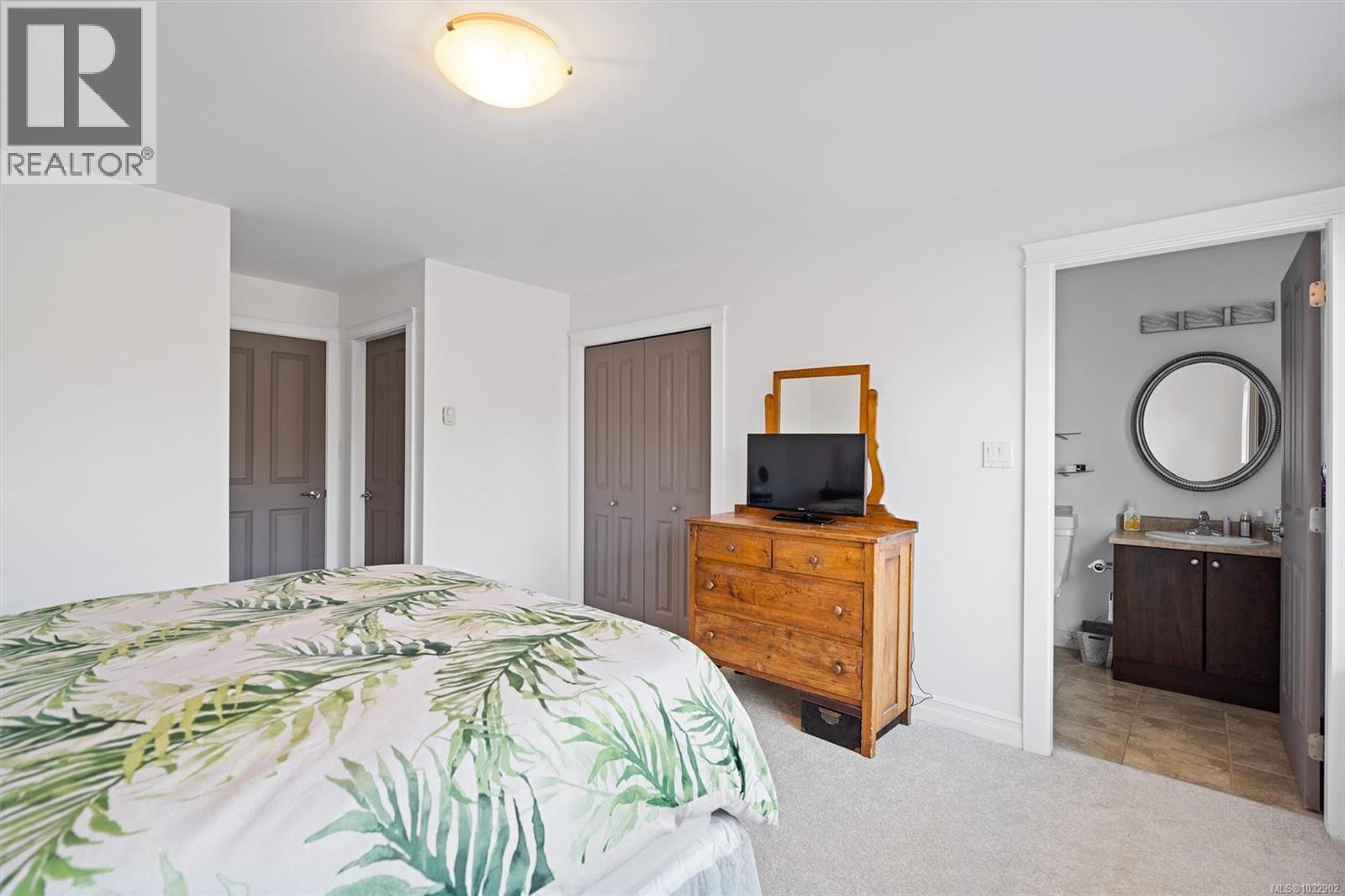 #105 827 Arncote Ave - 21