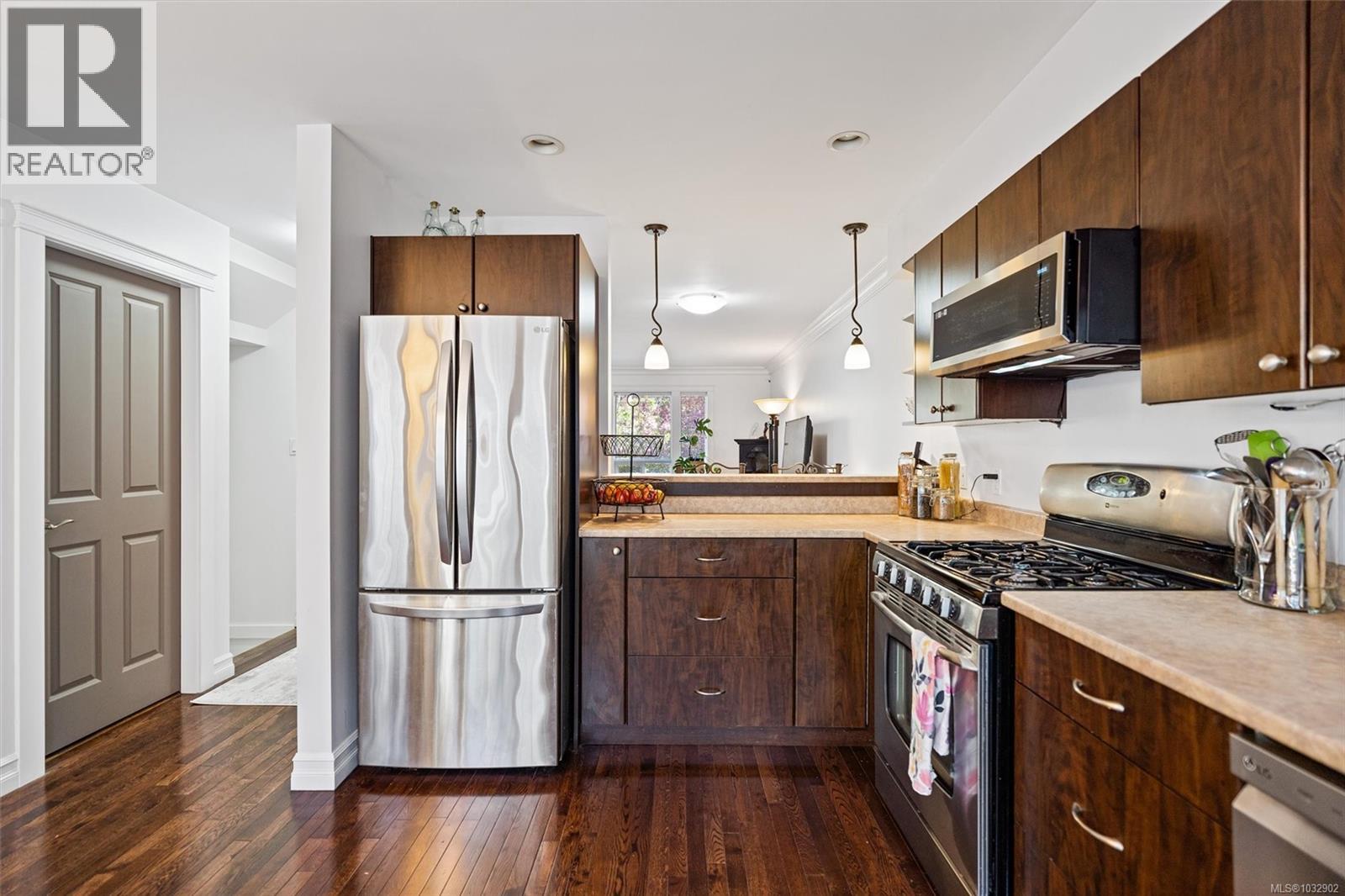 105 827 Arncote Ave, Langford