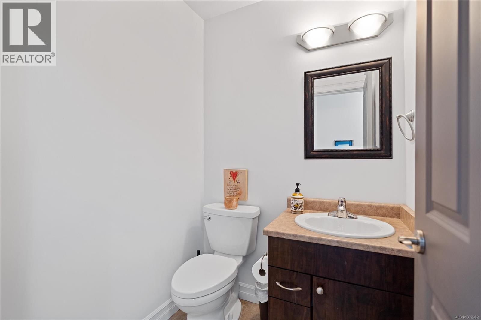 105 827 Arncote Ave, Langford