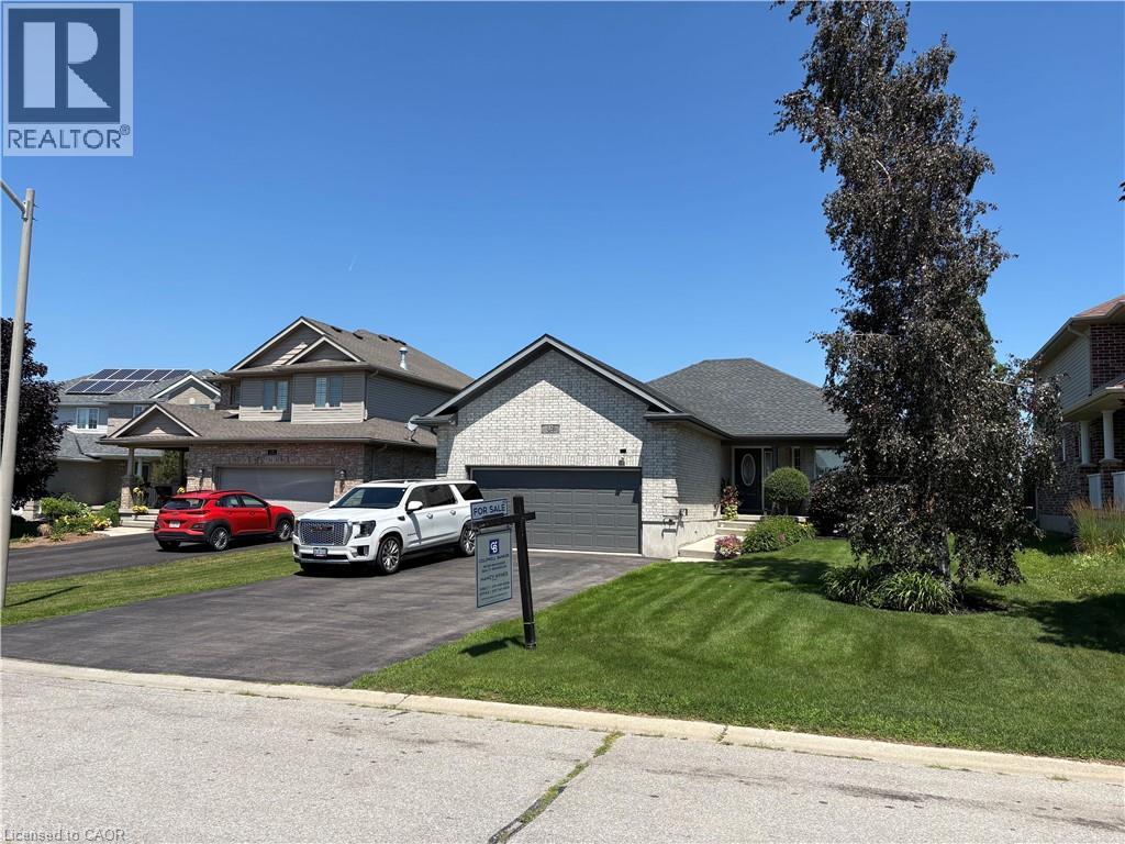 32 APPLEWOOD Street - 2