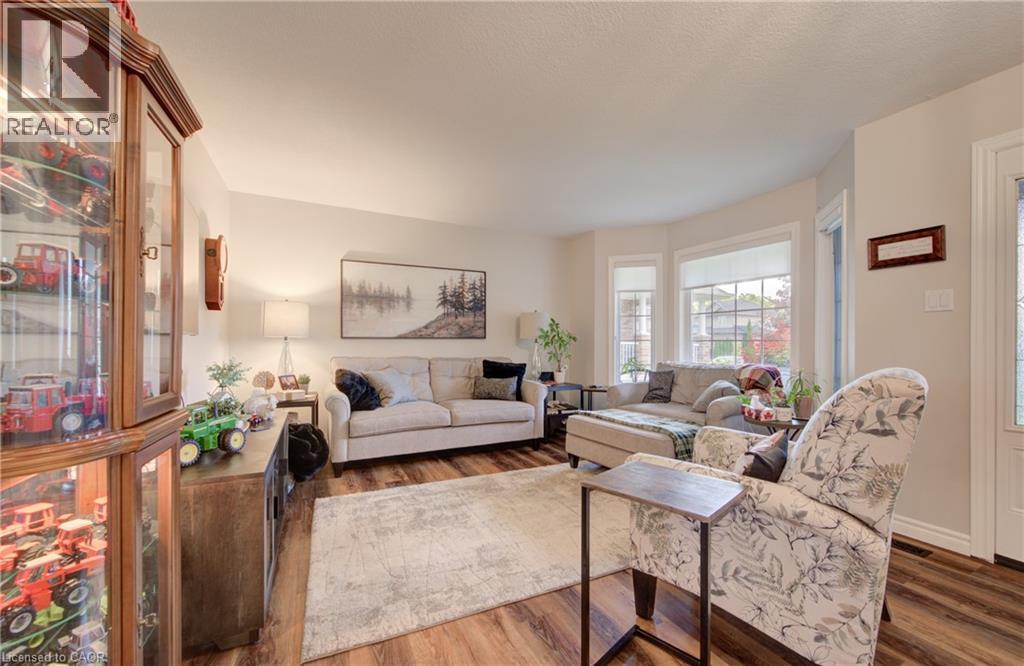 32 APPLEWOOD Street - 9