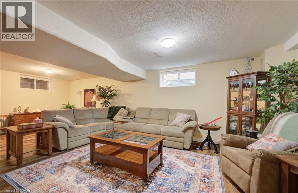 32 APPLEWOOD Street - 29