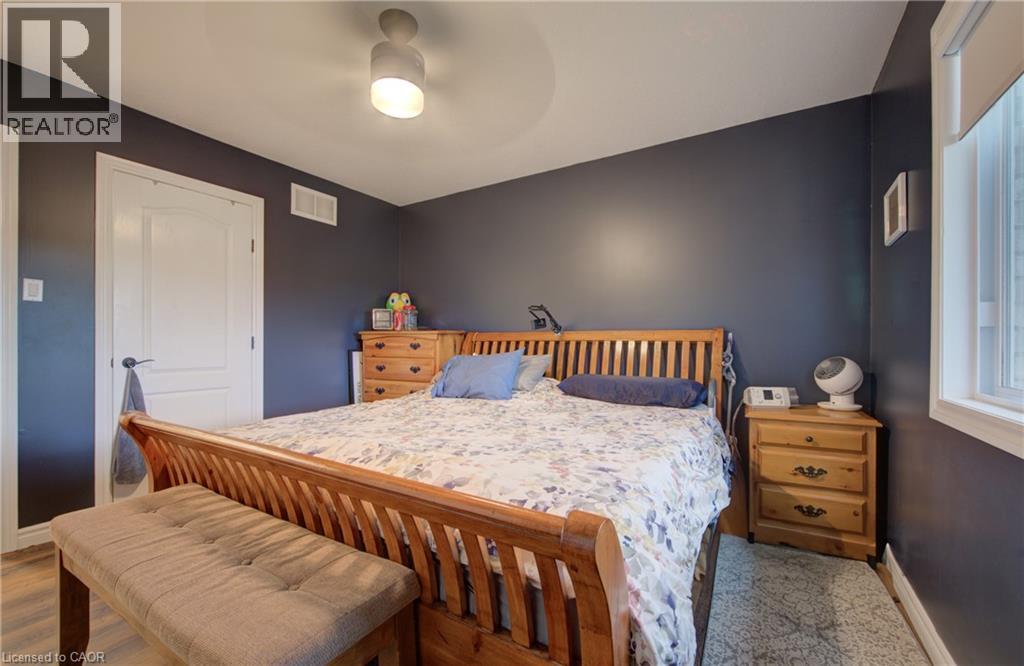 32 APPLEWOOD Street - 21