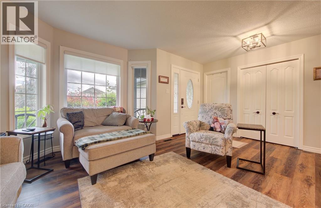 32 APPLEWOOD Street - 7