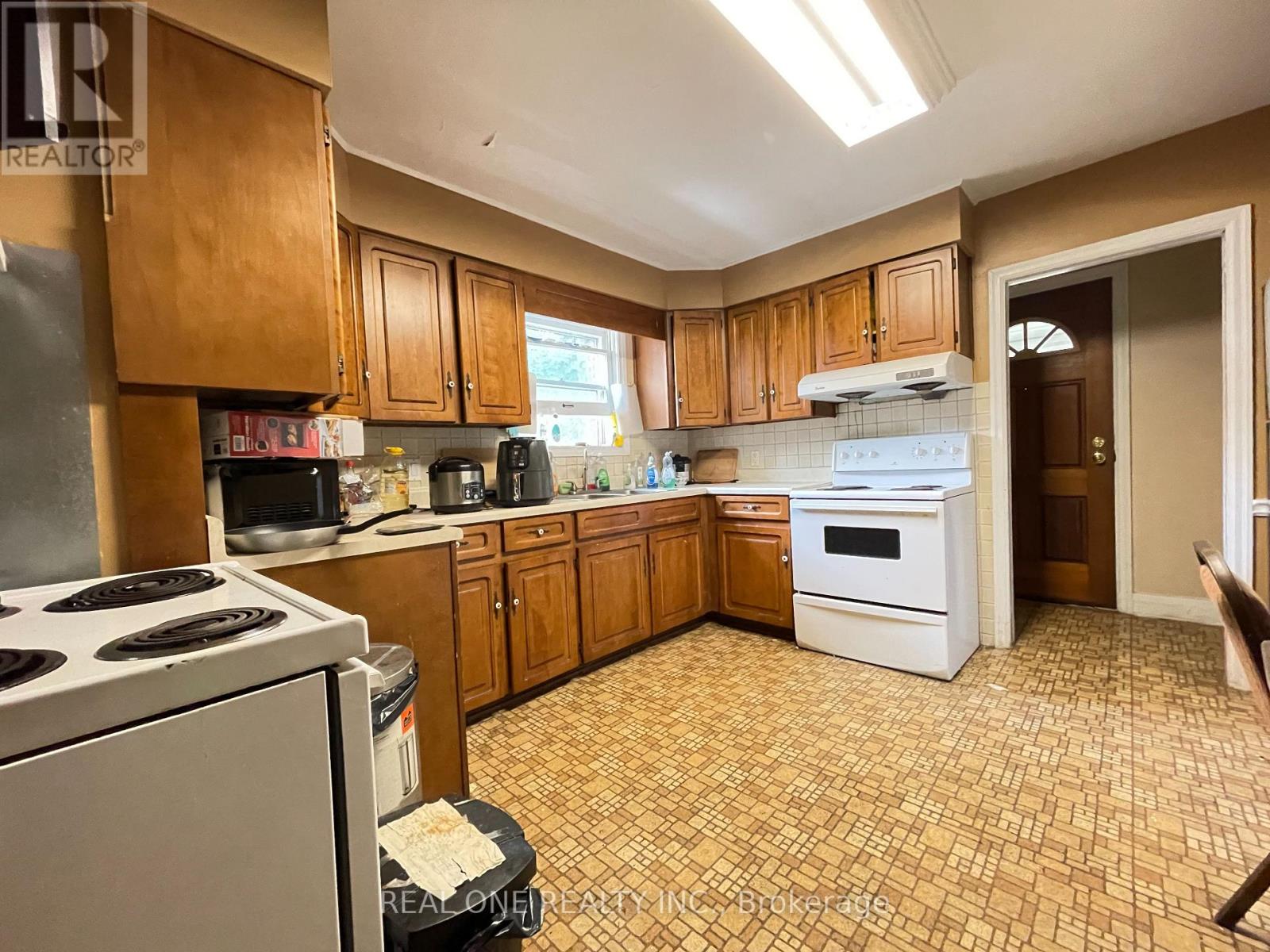 35 Bowman (A) Street, Hamilton (Ainslie Wood), Ontario, L8S2T4, Hamilton (Ainslie Wood), Ontario — photo 5 of 5