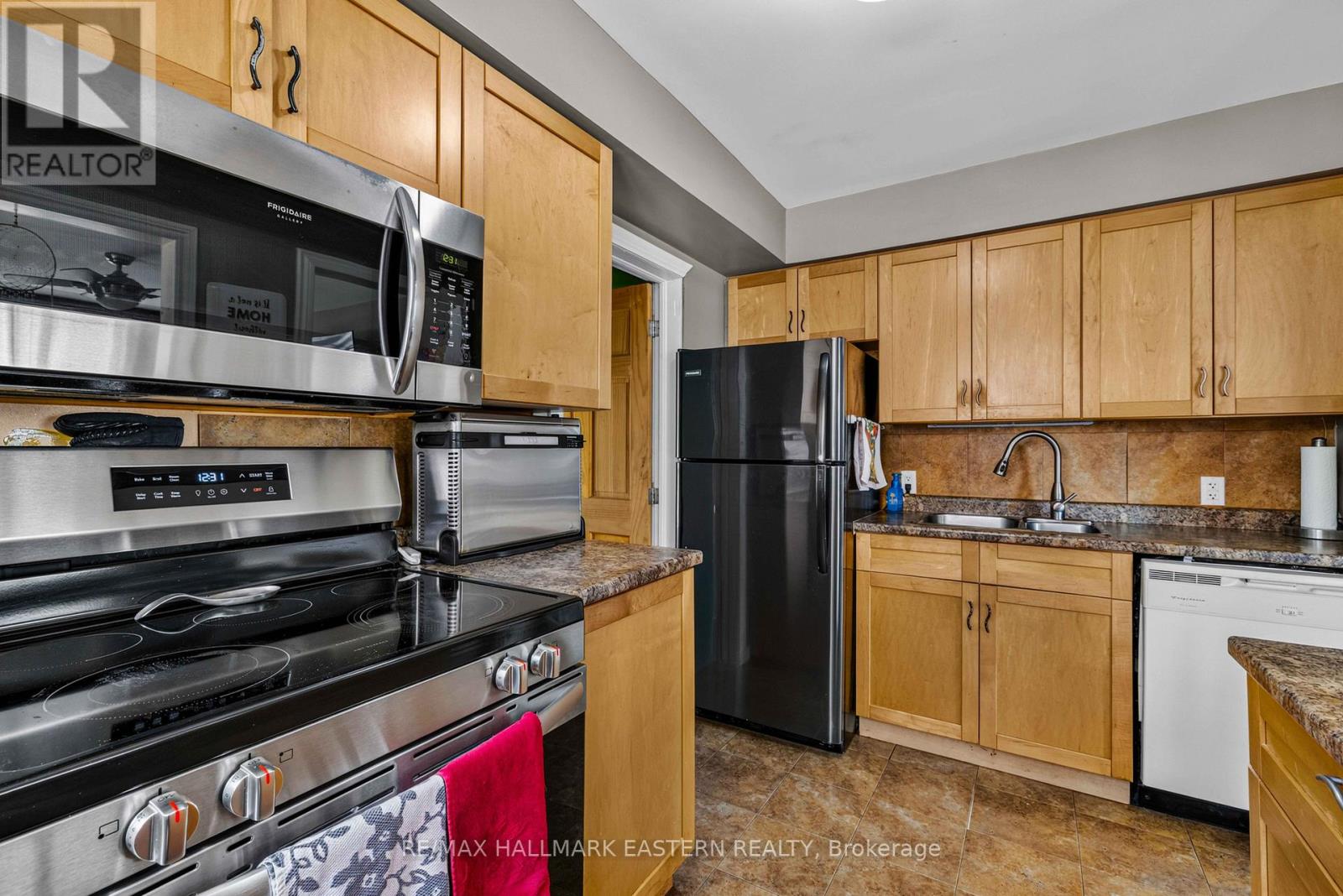 420 EDISON AVENUE - 12