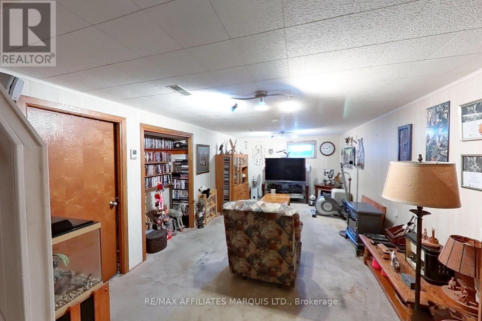 917 QUEEN STREET - Image 10