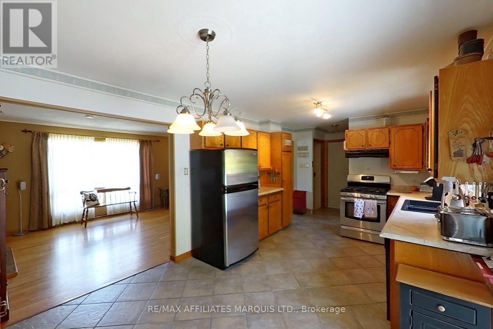 917 QUEEN STREET - Image 5