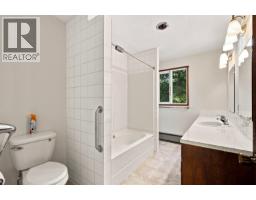 1004 Hodgson Road, Williams Lake, BC V2G4Y3 Photo 12