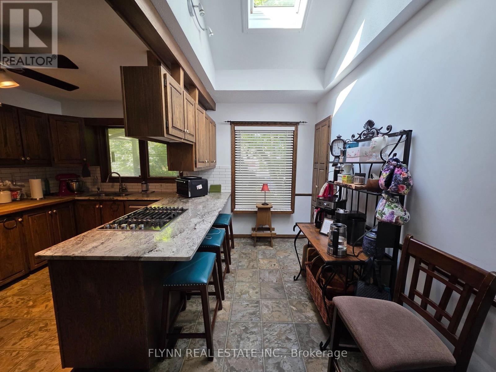 5896 VALLEY WAY - Image 13