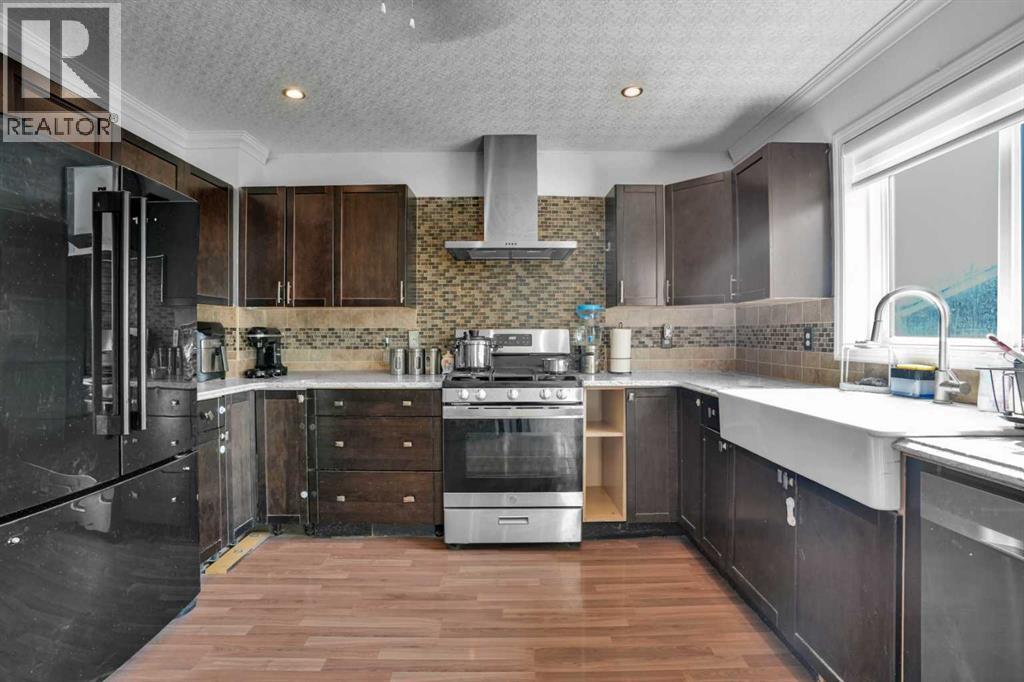 156 Saddlecrest Place NE - 11