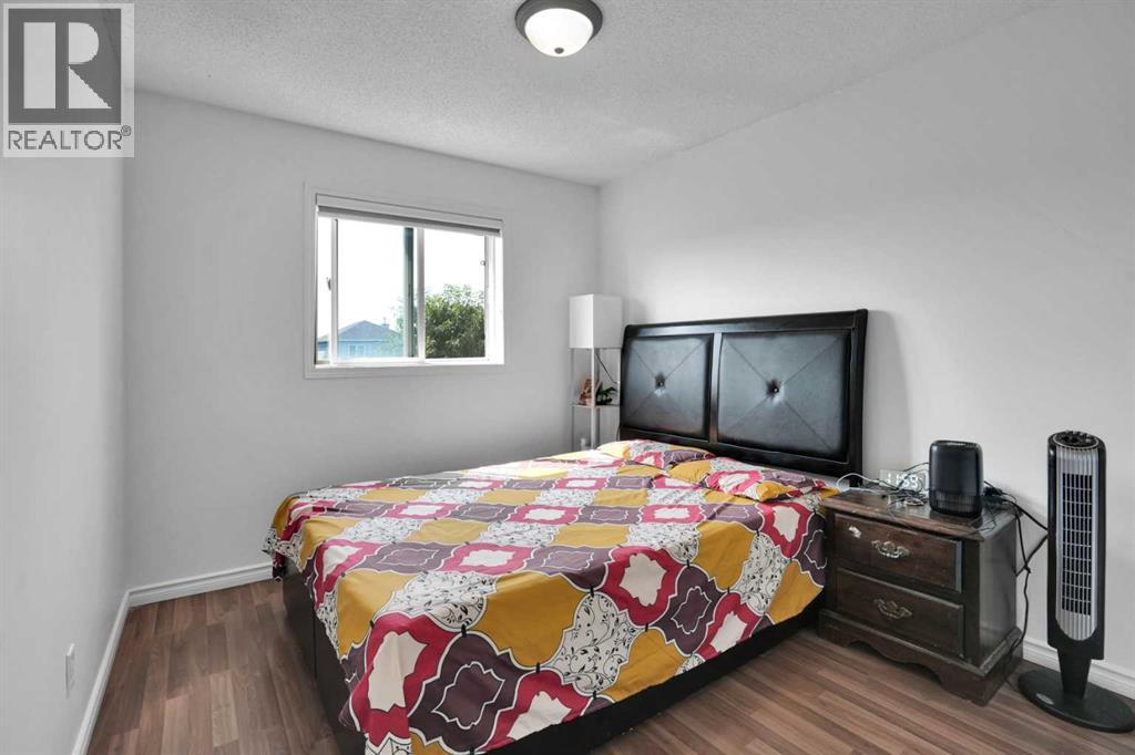 156 Saddlecrest Place NE - 23