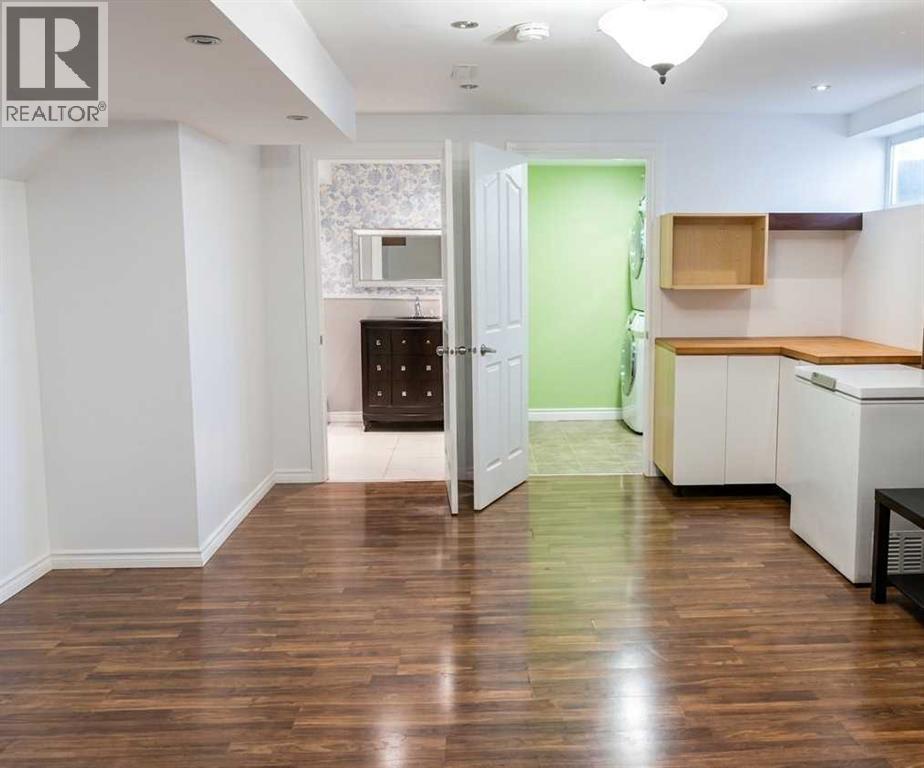 156 Saddlecrest Place NE - 36